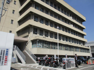 松山東警察署まで480m