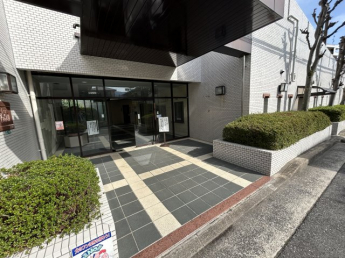 ゆとりのあるエントランスです