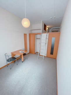 使い勝手のいい寝室です