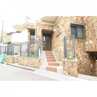 落ち着いたエントランスです