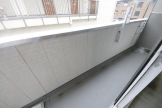 外からの目が気にならないバルコニーで洗濯物が干せます