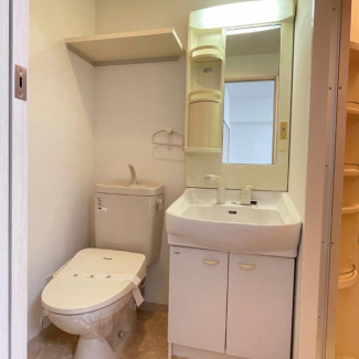 清潔感のあるトイレです