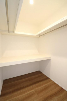 【施工例】３帖のＷＩＣには中段も付いていて便利♪