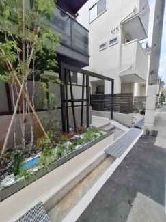 【エントランス】