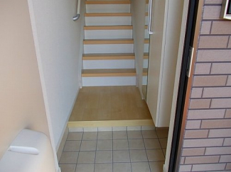 毎日通る玄関はこちらです