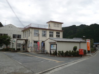 丹南郵便局まで400ｍ