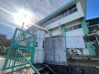 神戸市立甲緑小学校まで324m