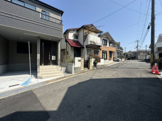 【前面道路含む現地写真】