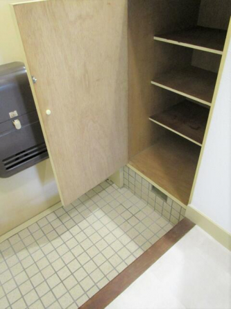 玄関横シューズボックス