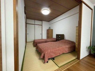 リビングと一体利用可能な和室です