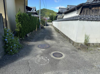 西側道路