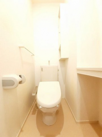 ゆったりとした空間のトイレです