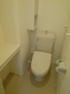 コンパクトで使いやすいトイレです