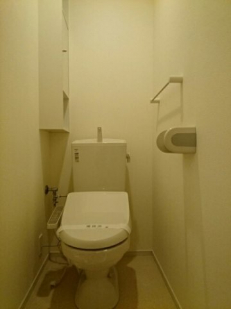 コンパクトで使いやすいトイレです