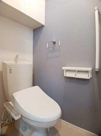 清潔感のあるトイレです
