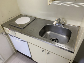 玄関を入るとキッチンがあります。