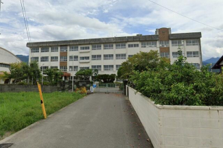 西条市立西条東中学校まで979m