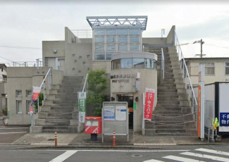 松山松末町郵便局まで751m