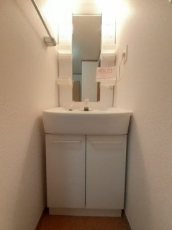 コンパクトで使いやすい洗面所