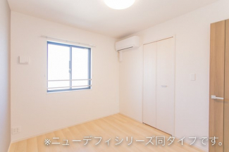 明るい色調の室内です