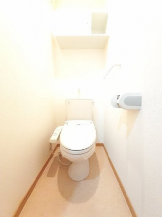 ゆったりとした空間のトイレです