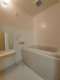 コンパクトで使いやすいお風呂です