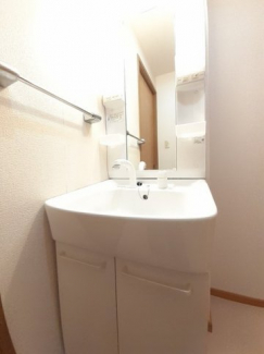 明るい洗面所です