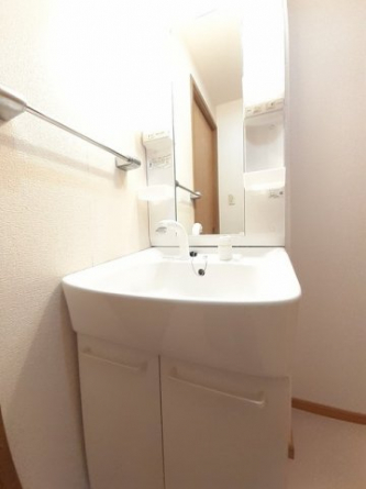 明るい洗面所です
