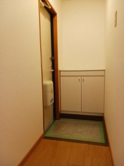 毎日通る玄関はこちらです