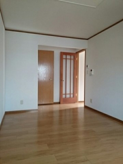 こちらの居間で趣味の時間をお楽しみください