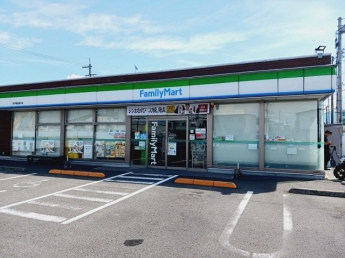 ファミリーマート伊予農高通店様まで500m