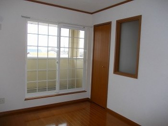 内装は落ち着いています