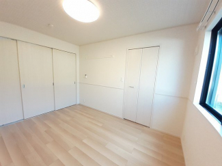 内装は落ち着いています