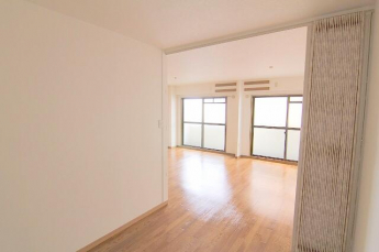 南　真ん中　洋室３．６帖