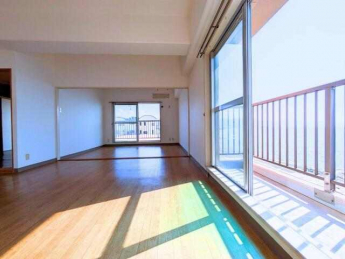 サンパレス南松山の画像