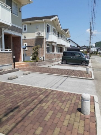 【駐車場】