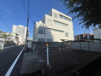 松山市末広町の駐車場の画像