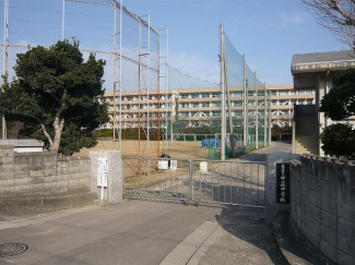 新居浜市立中萩中学校まで1399m