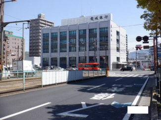 愛媛銀行本店まで662m