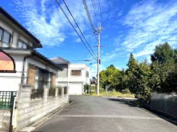 【前面道路含む現地写真】