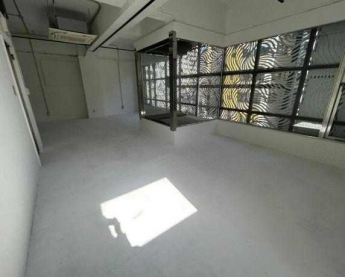 神戸市中央区中山手通４丁目の店舗一部の画像