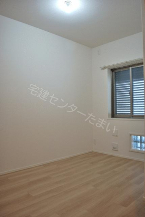 写真は305号室のものです。