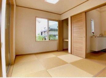 階段下収納あり