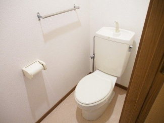 ゆったりとした空間のトイレです