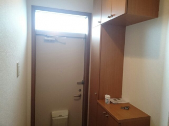 毎日通る玄関はこちらです