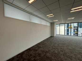 ＵＭＥＤＡ　ＥＡＳＴ　ＣＲＯＳＳの画像