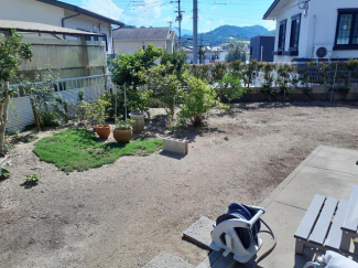 お日様や風、地面と対話ができる場所があるお家