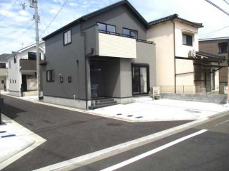 落ち着いた雰囲気の外観