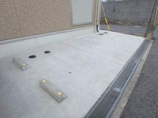 車をお持ちの方に嬉しい駐車場付きの物件です