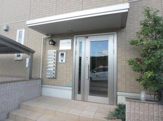 毎日通るエントランスはこのようになっています